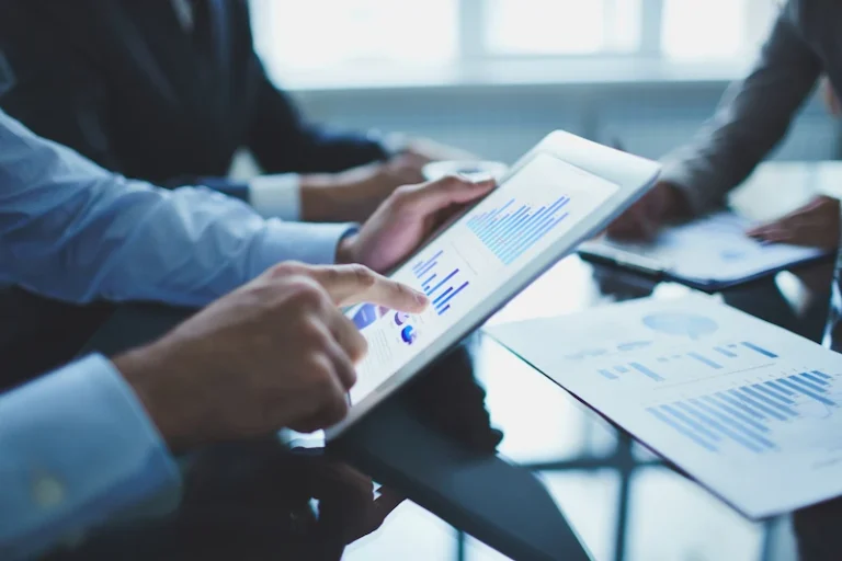 Crisi borse oggi: Cosa succede, Cause e Conseguenze. Conviene investire?