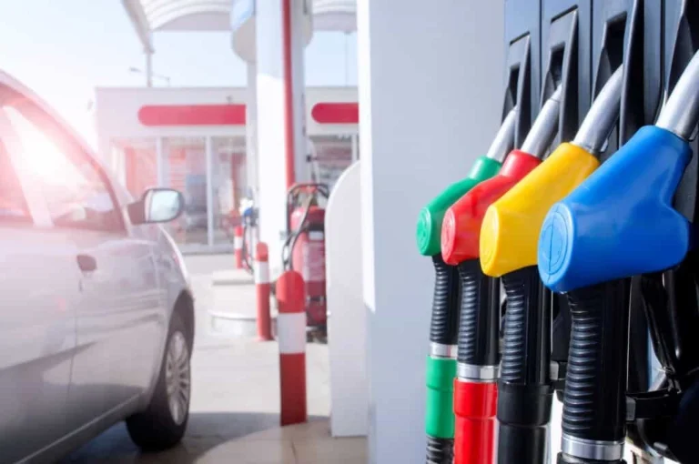 Prezzo Benzina oggi in Italia: notizie, previsioni e andamento