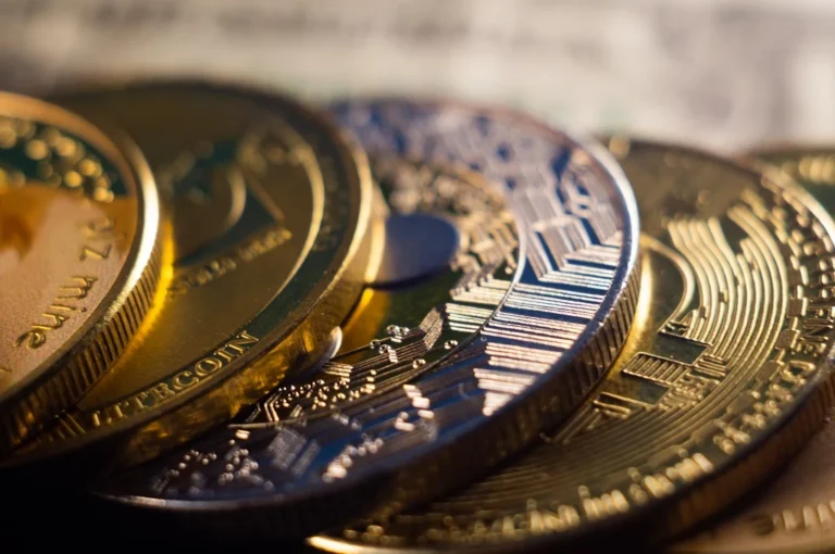 Powell annuncia la necessità di regolamentare Bitcoin e criptovalute
